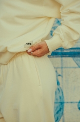 Spodnie balonowe COMFY FIT Butter Cream DSC04885.jpg